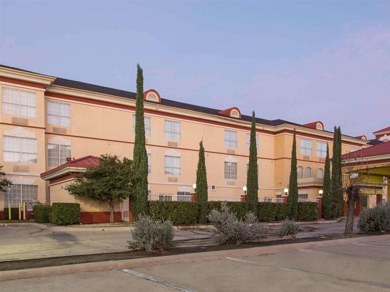Comfort Suites North Fossil Creek Fort Worth Exterior photo